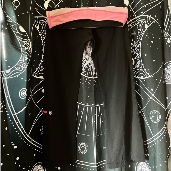 Lululemon Reversible Flare Yoga Leggings - Picture 3 of 3